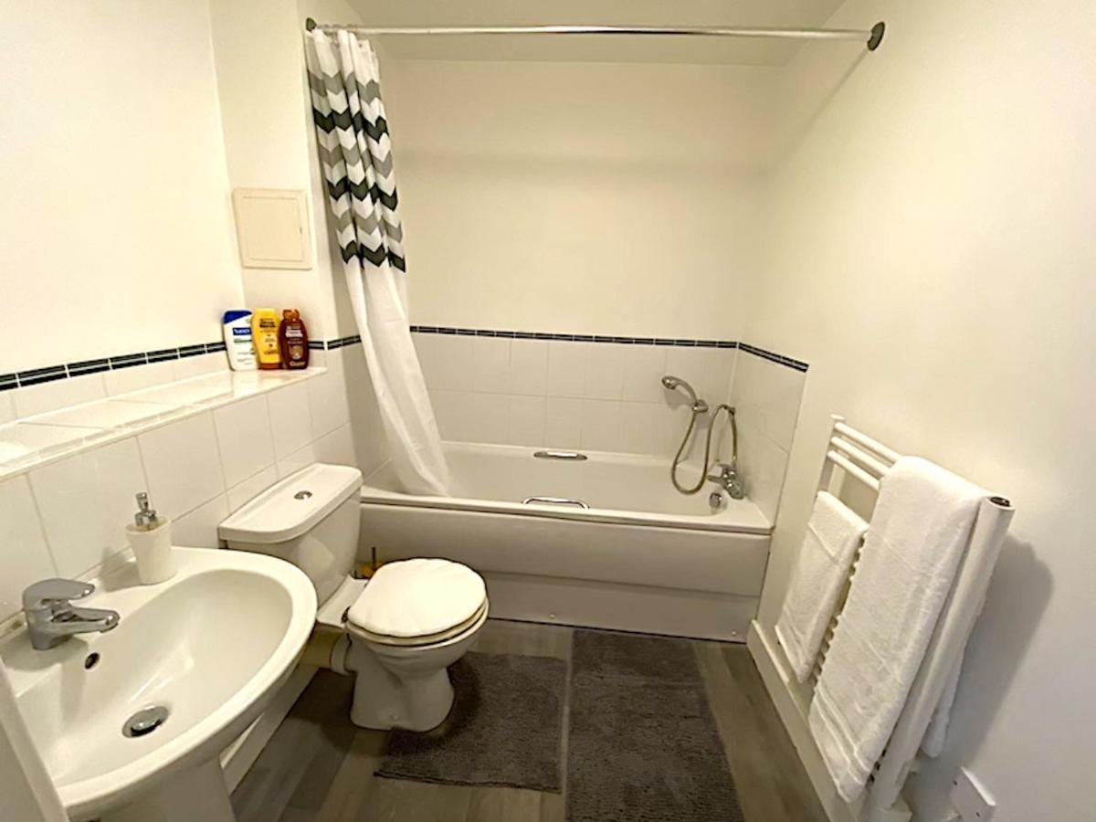 Stylish Two Bed City Apartment With Secure Parking Southampton Kültér fotó